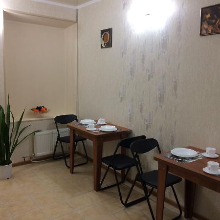 Prosto Hostel Odessa Buitenkant foto